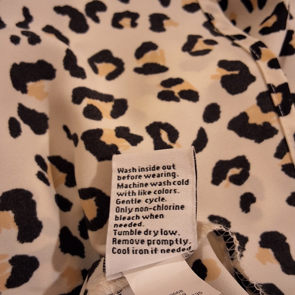 NINE West, Large, Women's Animal Print Long Sleeve Blouse, Black, Cream,Gold - Picture 6 of 8